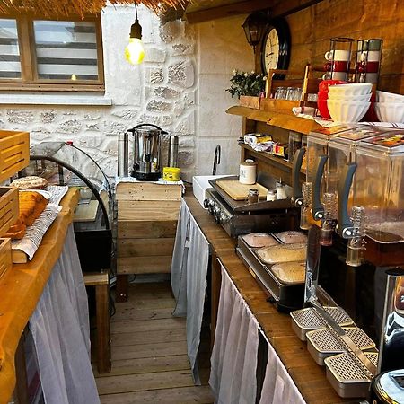 Les Chambres De Paulette Chambres A Theme Jack Sparrow Sainte-Marie-la-Mer Exterior foto