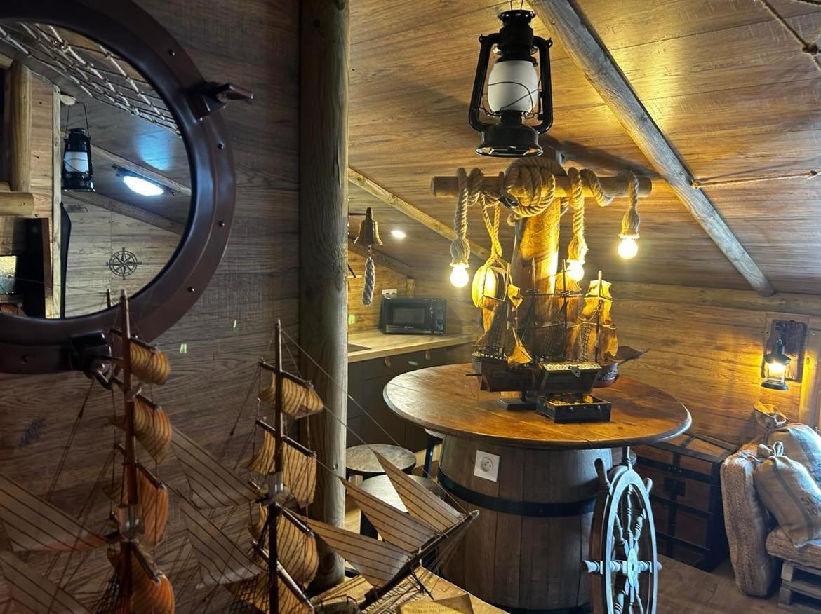 Les Chambres De Paulette Chambres A Theme Jack Sparrow Sainte-Marie-la-Mer Exterior foto