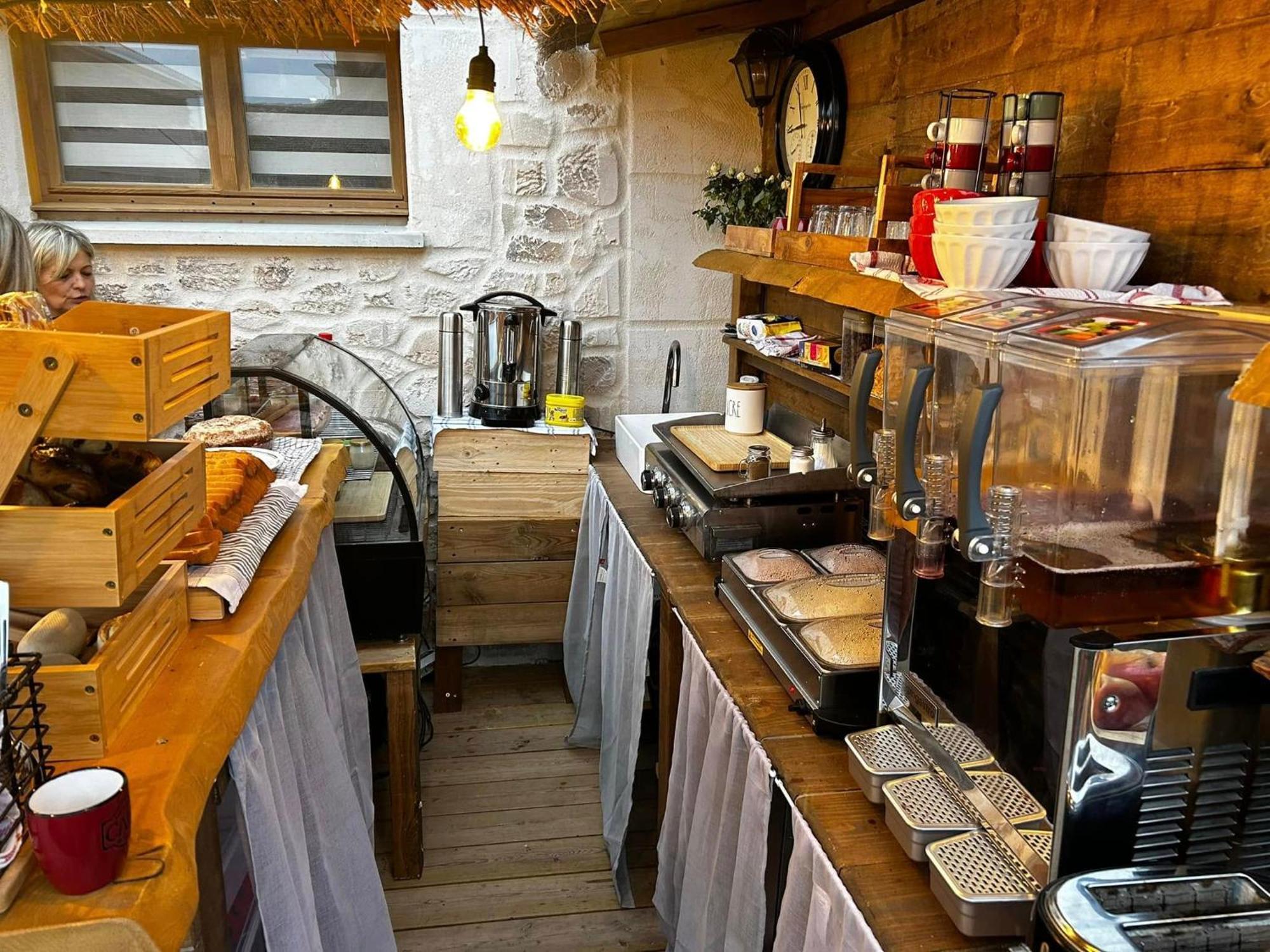 Les Chambres De Paulette Chambres A Theme Jack Sparrow Sainte-Marie-la-Mer Exterior foto